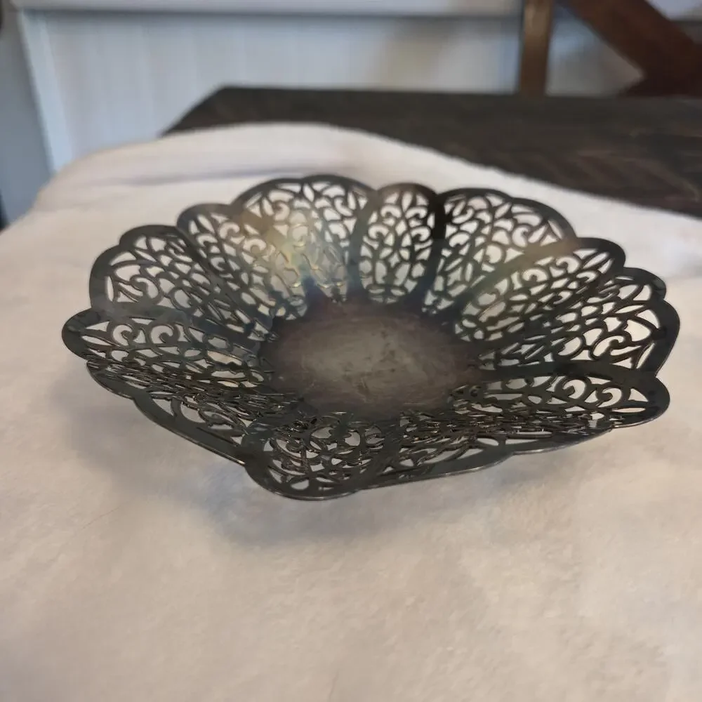 International Silver Co. silverplate lovelace footed candy bowl or trinket dish